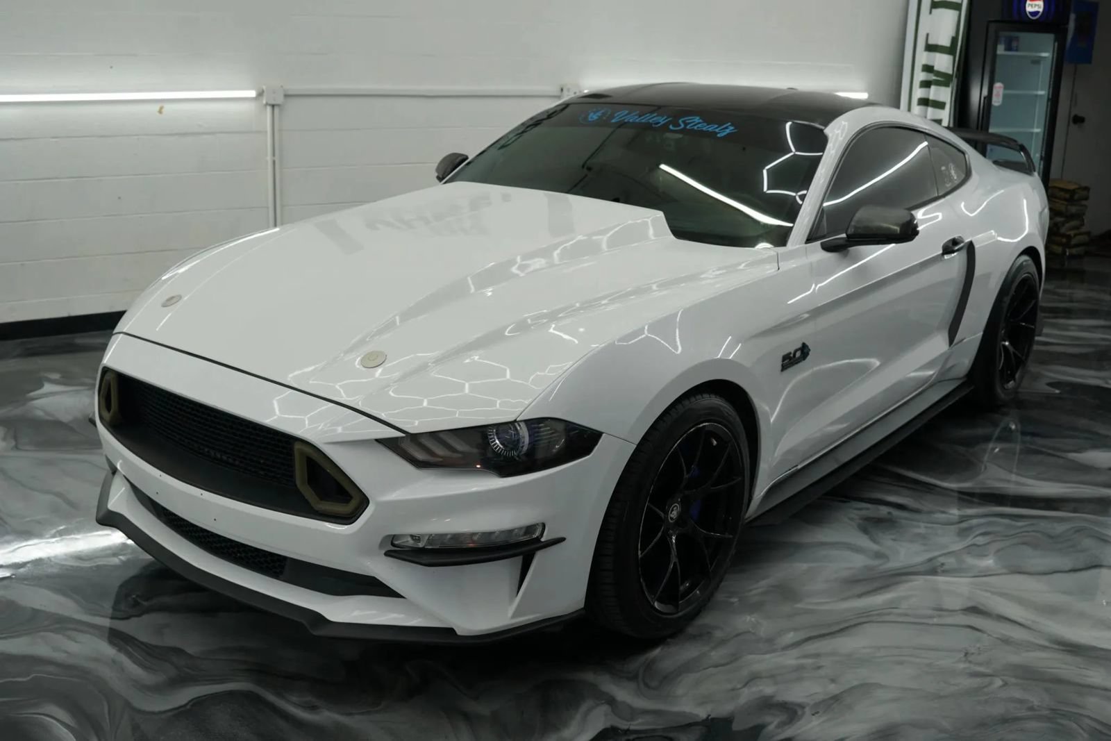 Used 2019 Ford Mustang GT Premium w/ Equipment Group 401A RWD image 22