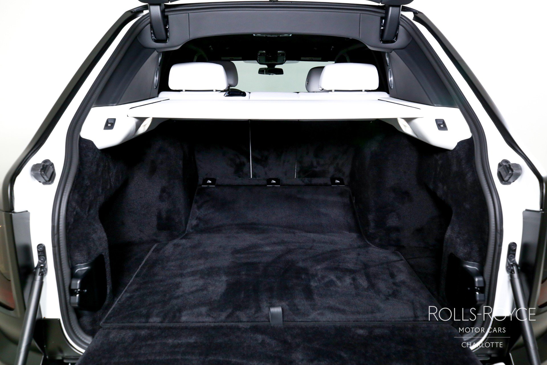 Certified 2025 Rolls-Royce Cullinan Black Badge image 23