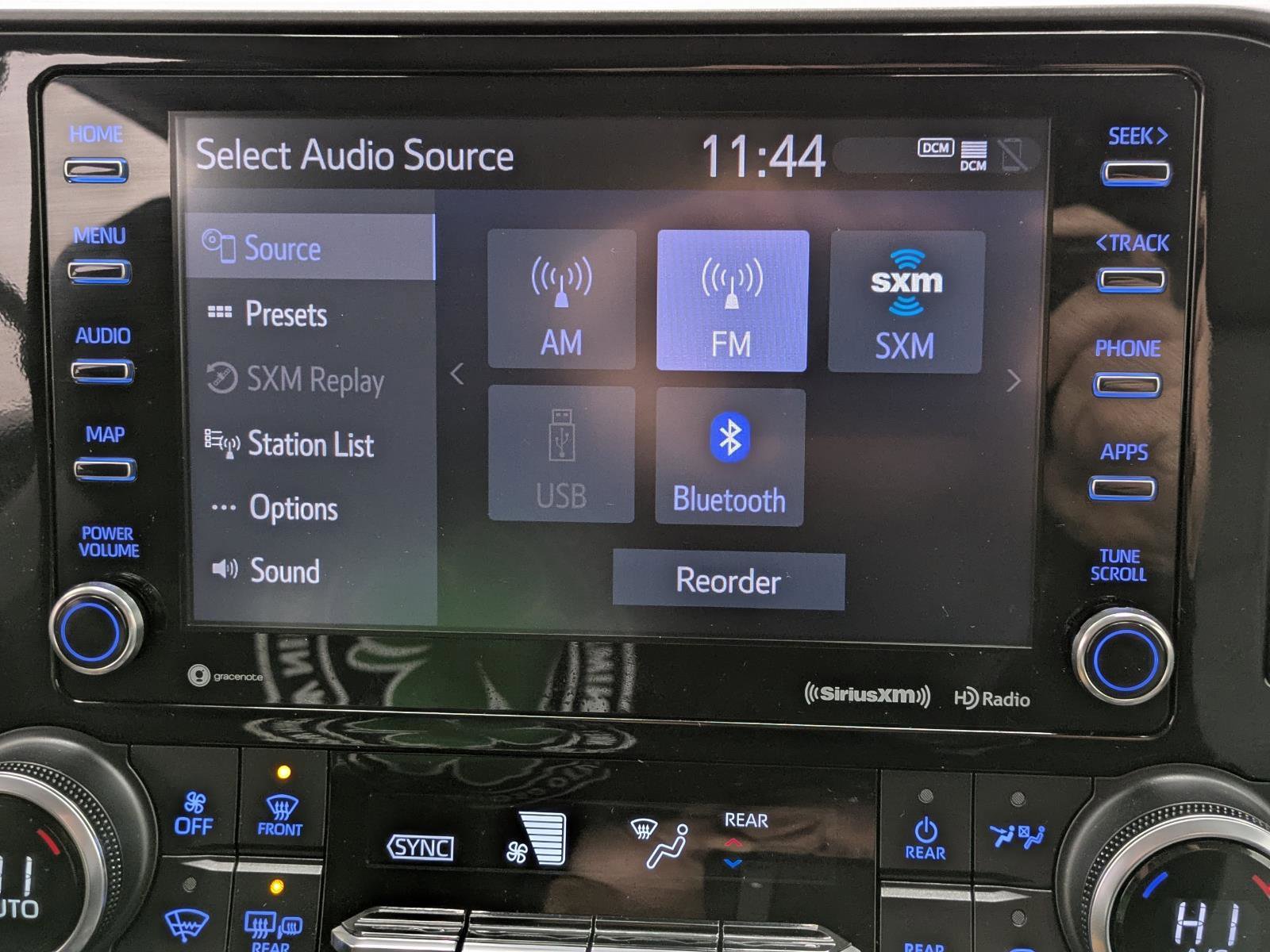 Used 2022 Toyota Highlander LE image 29