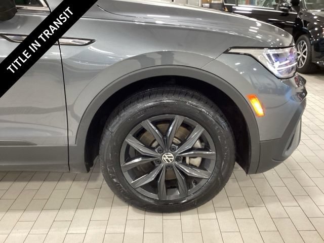 Certified 2024 Volkswagen Tiguan SE w/ Panoramic Sunroof Package FWD image 10
