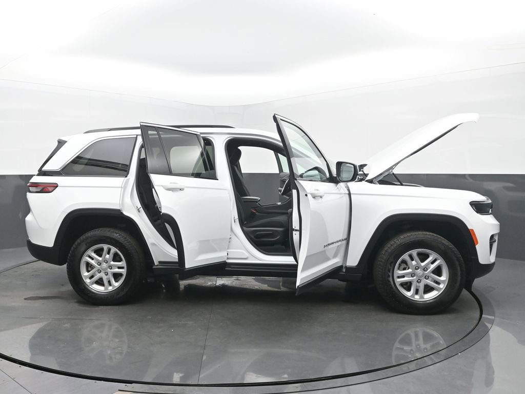 Used 2024 Jeep Grand Cherokee Laredo w/ Luxury Tech Group I image 55