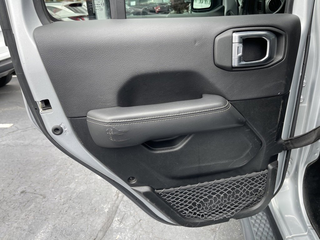 Used 2023 Jeep Gladiator Overland image 19