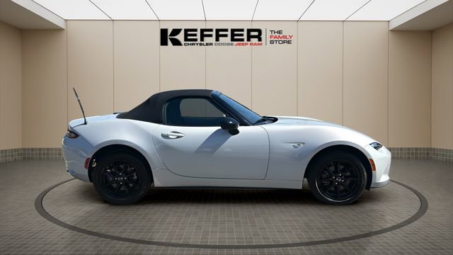 Used 2019 MAZDA MX-5 Miata Sport w/ I-ACTIVSENSE Sport Package image 7