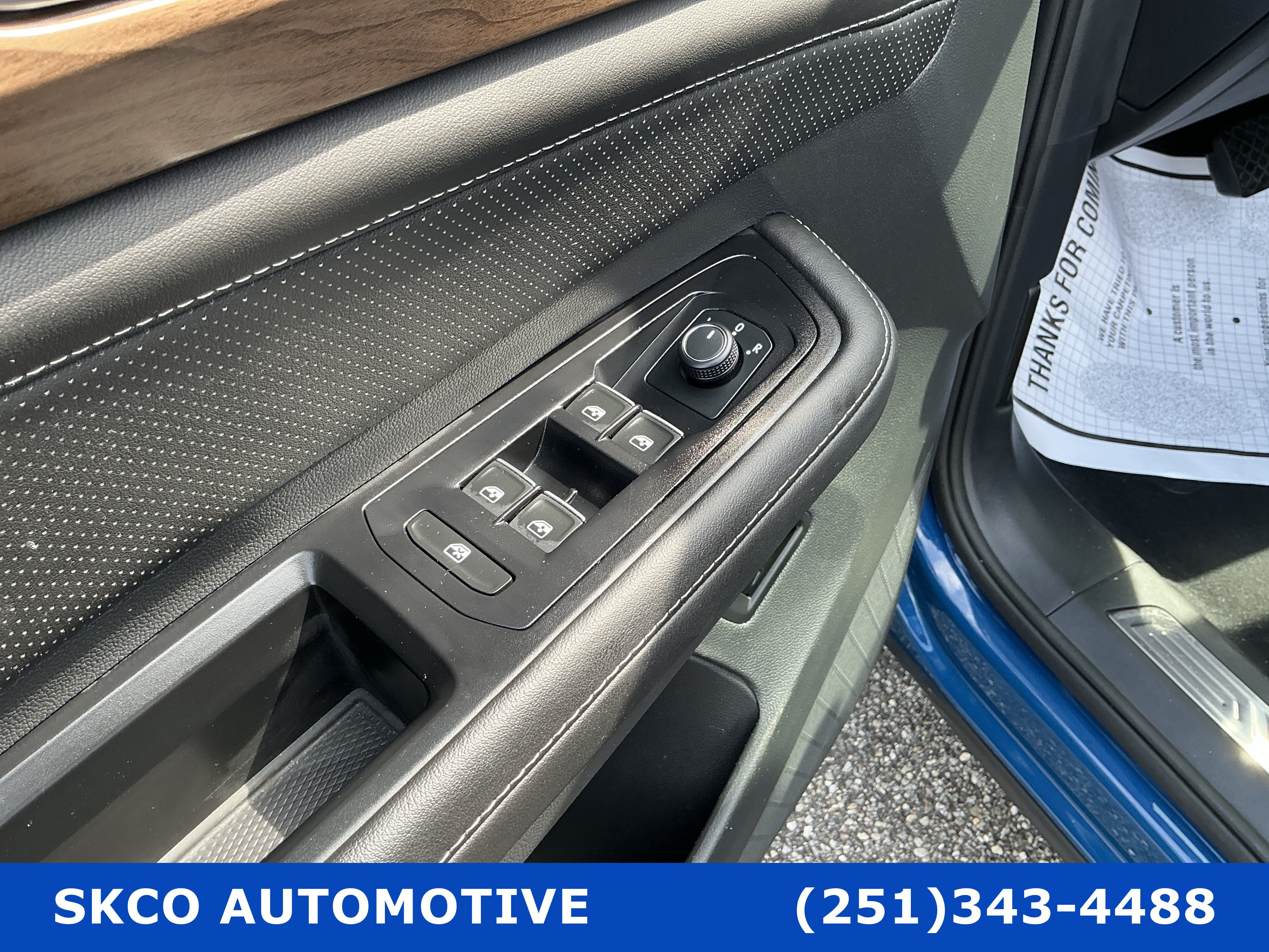 Used 2025 Volkswagen Atlas SE AWD/4WD image 22