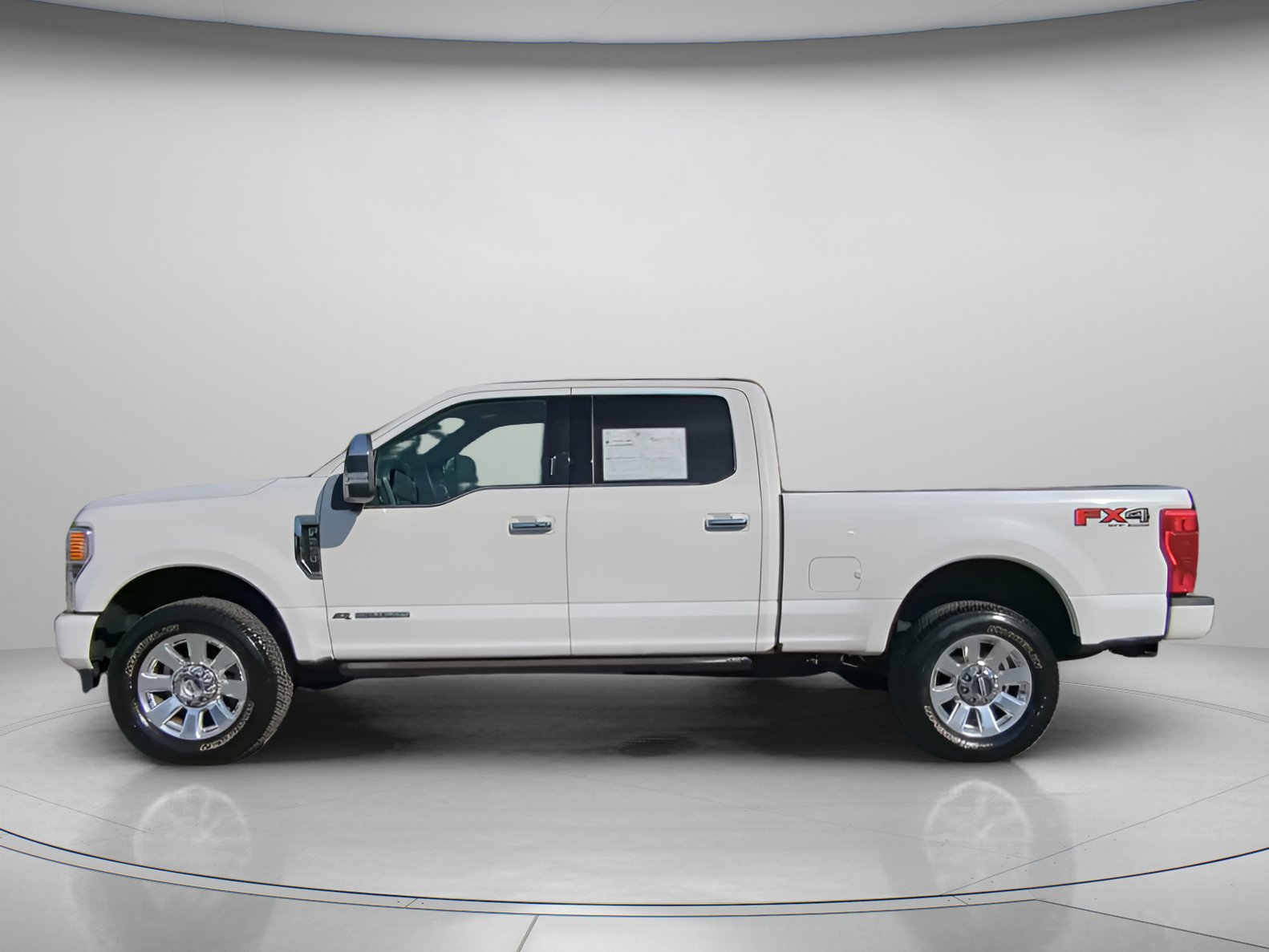 Certified 2022 Ford F250 Platinum w/ FX4 Off-Road Package image 16