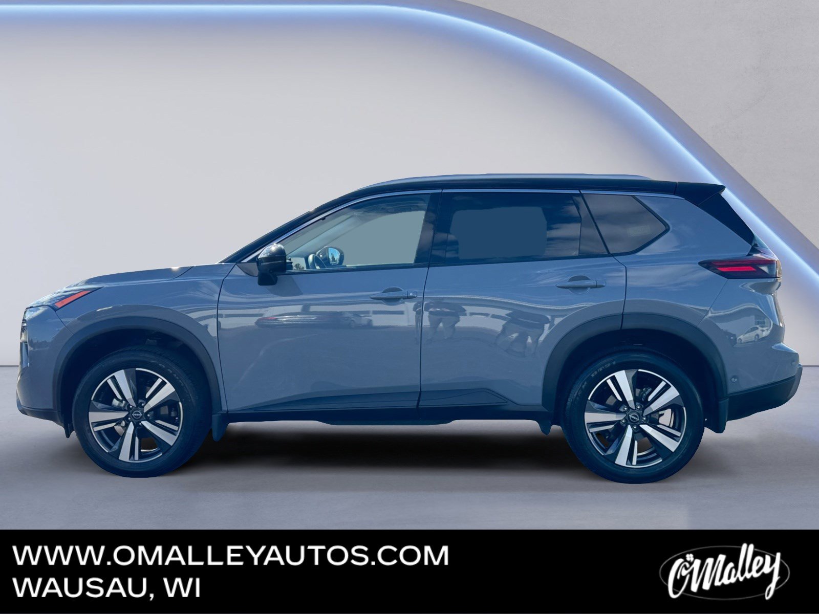 Used 2024 Nissan Rogue SL w/ SL Premium Package image 2