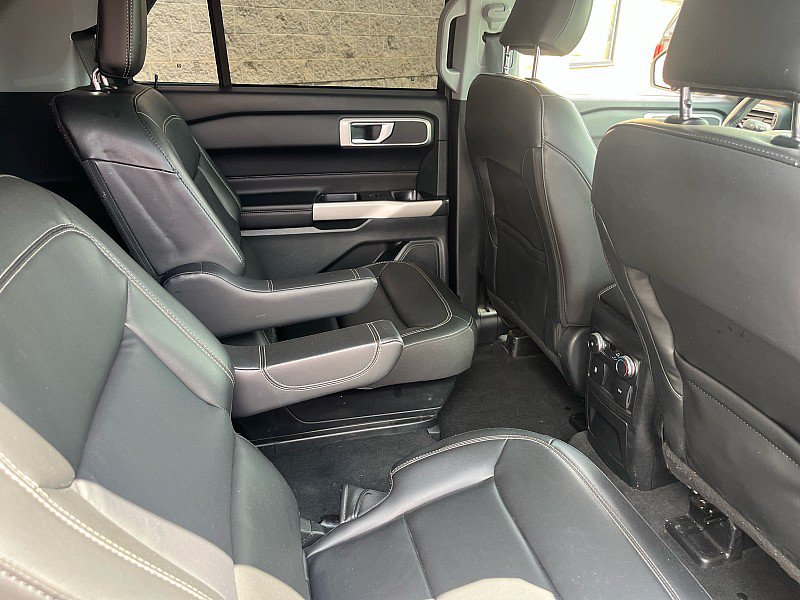 Used 2022 Ford Explorer XLT AWD/4WD image 11