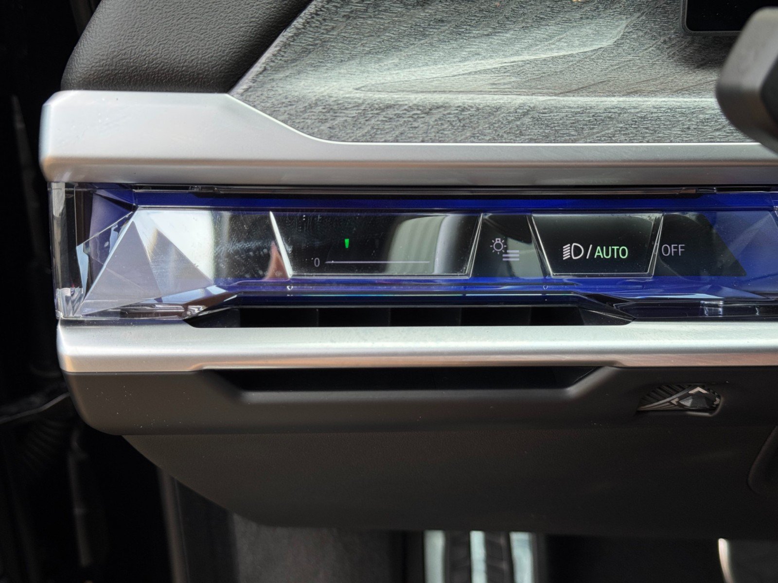 Used 2023 BMW 740i RWD image 18