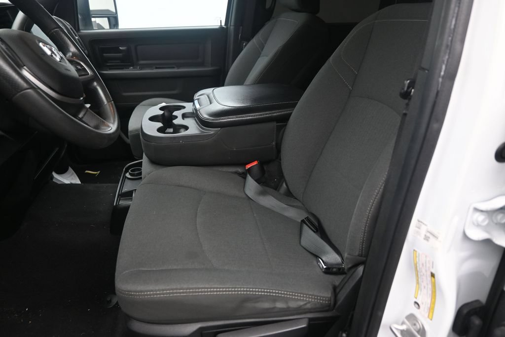 Used 2024 RAM 2500 Tradesman w/ Chrome Appearance Group AWD/4WD image 14
