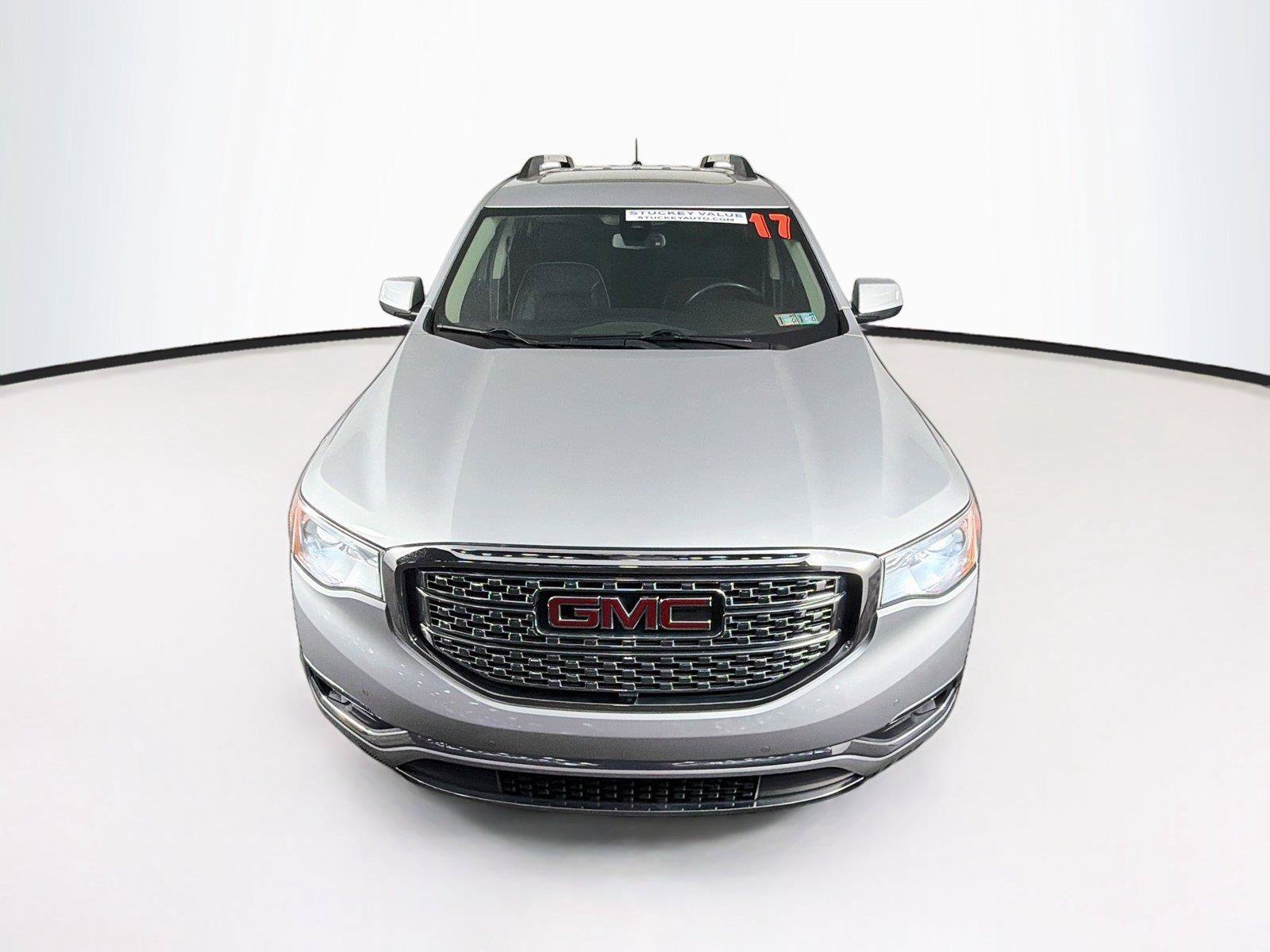 Used 2017 GMC Acadia Denali w/ Technology Package FWD image 13