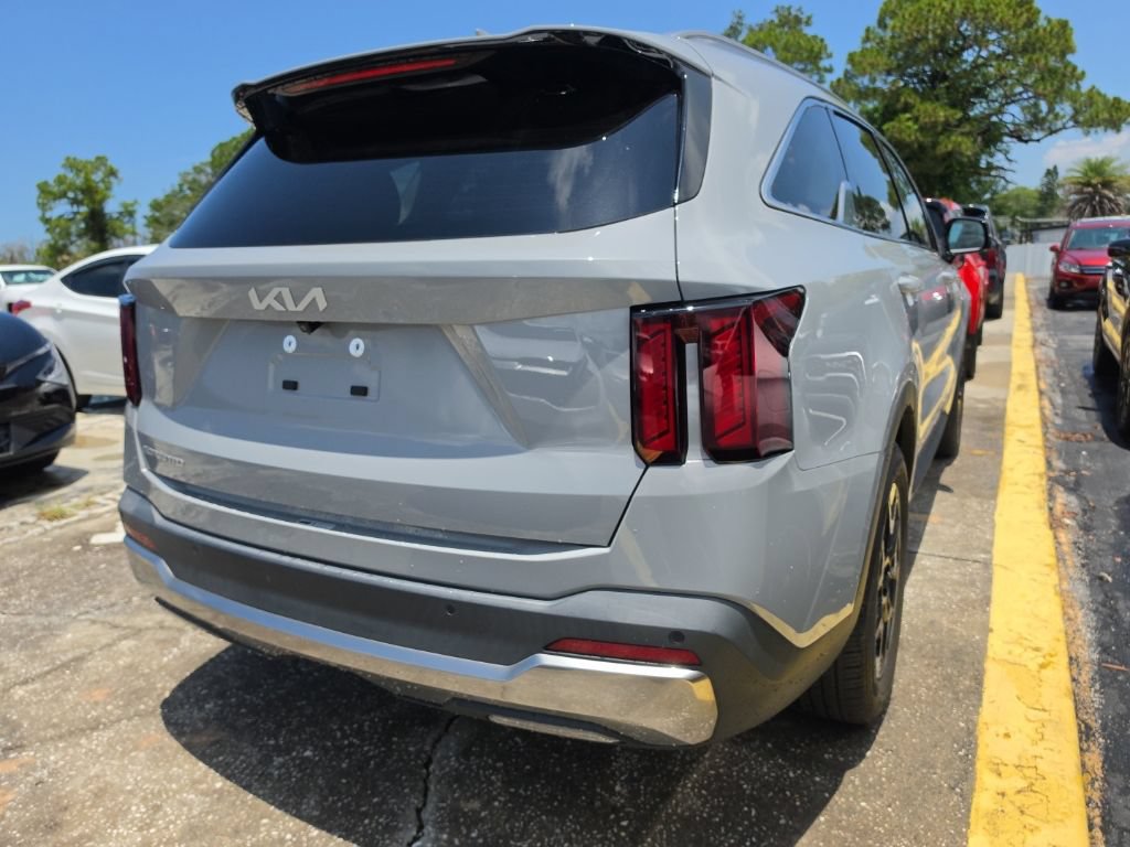 Certified 2024 Kia Sorento S FWD image 15