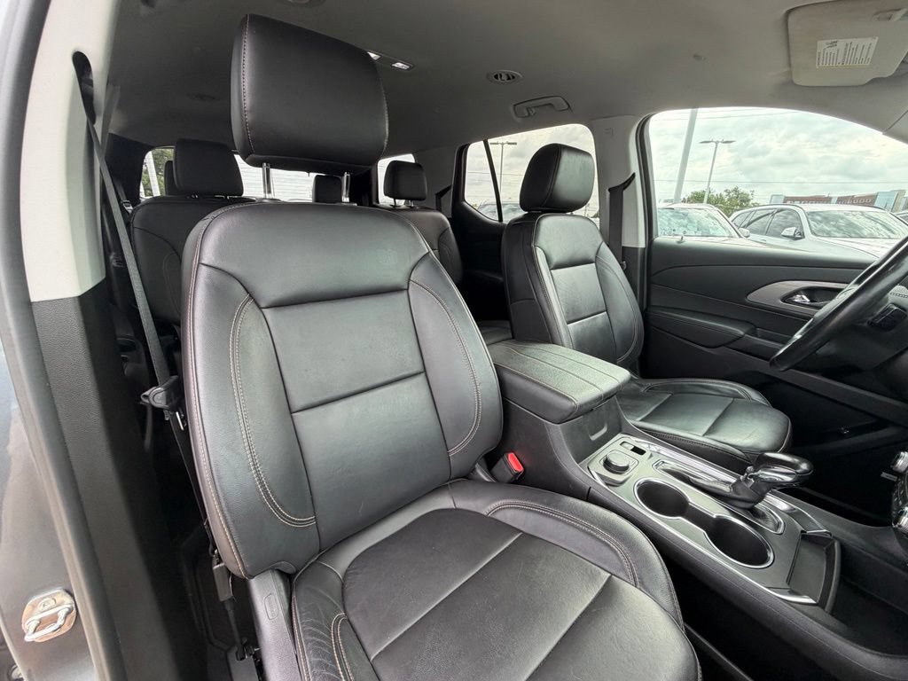 Used 2021 Chevrolet Traverse RS FWD image 30