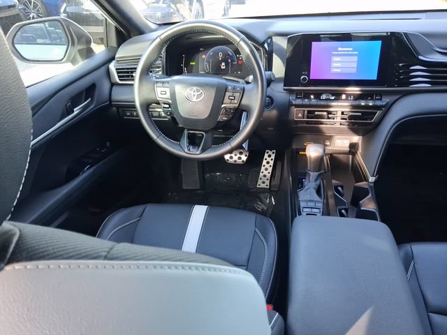 Used 2025 Toyota Camry SE FWD image 8