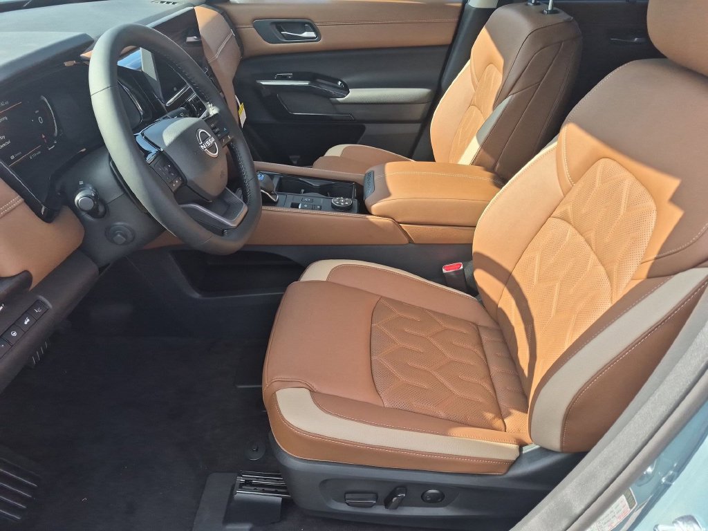 New 2026 Nissan Pathfinder Platinum AWD/4WD image 6