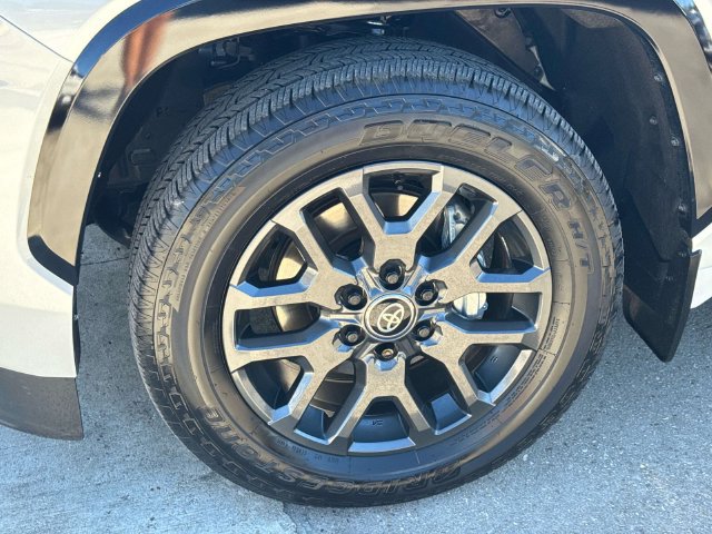 Used 2026 Toyota Sequoia Platinum AWD/4WD image 5