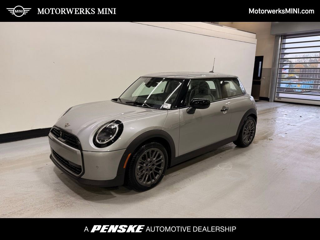 Used 2025 MINI Cooper 2-Door Hardtop image 1