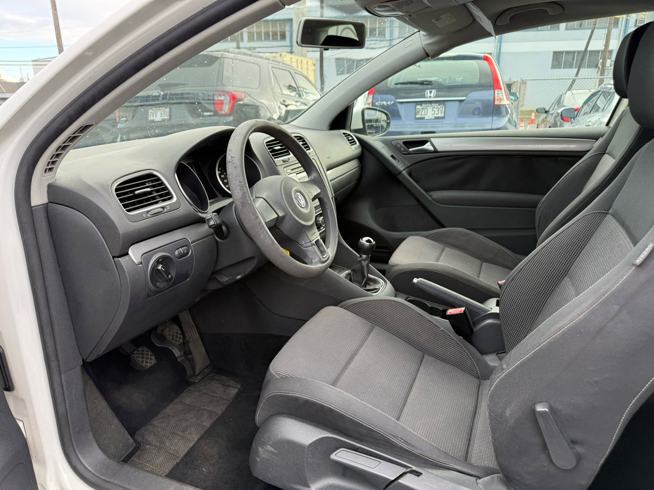Used 2010 Volkswagen Golf 2-Door image 9