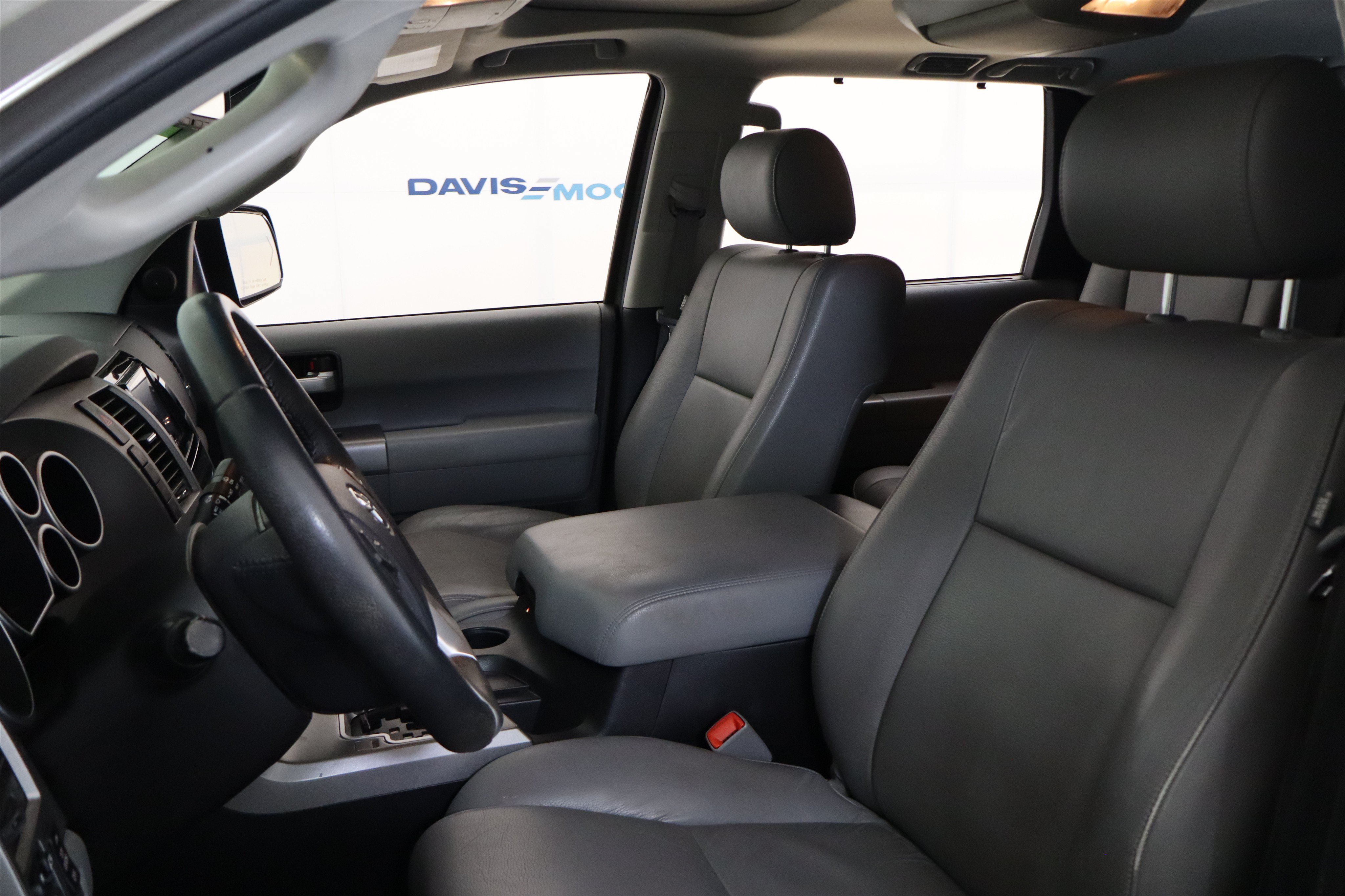 Used 2015 Toyota Sequoia Limited AWD/4WD image 22