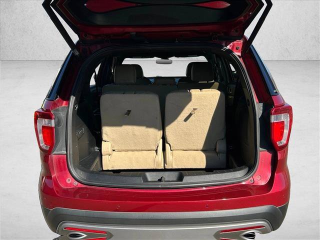 Used 2017 Ford Explorer Limited w/ Equipment Group 301A FWD image 6