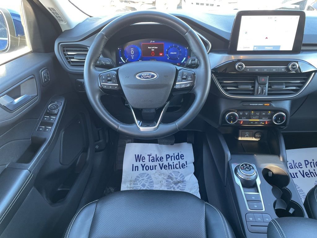 Used 2022 Ford Escape Titanium image 12