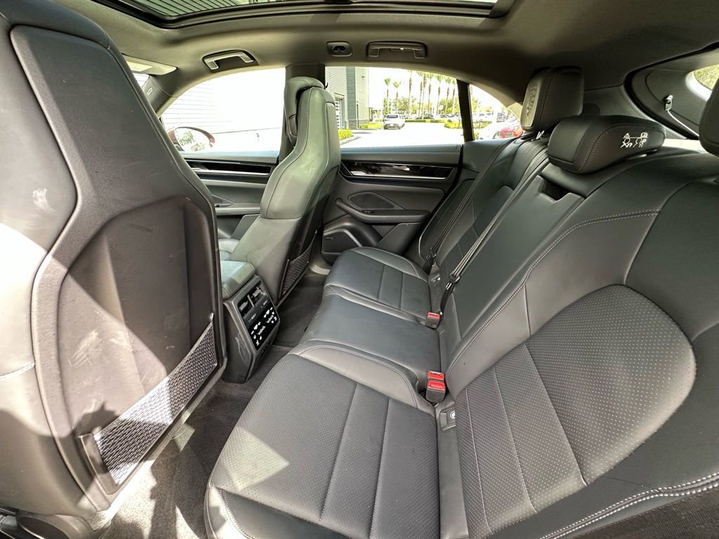 Certified 2025 Porsche Macan 4 Electric image 36