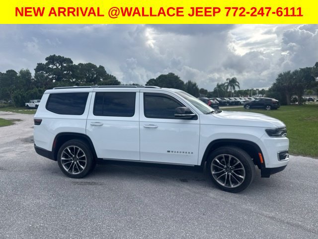 Used 2023 Jeep Wagoneer Series III w/ Premium Group I RWD image 4