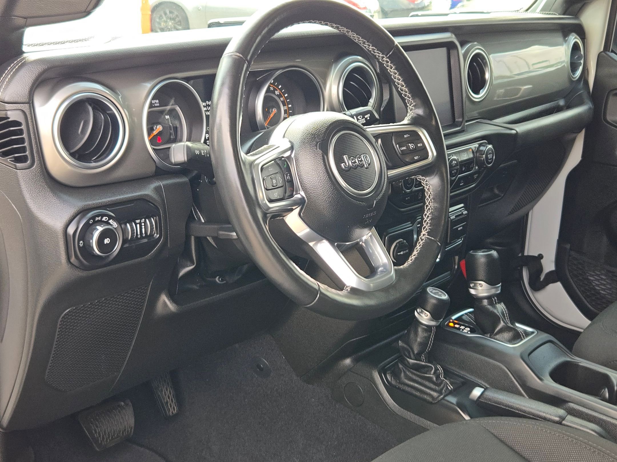 Used 2022 Jeep Wrangler Unlimited Sahara w/ Cold Weather Group image 10