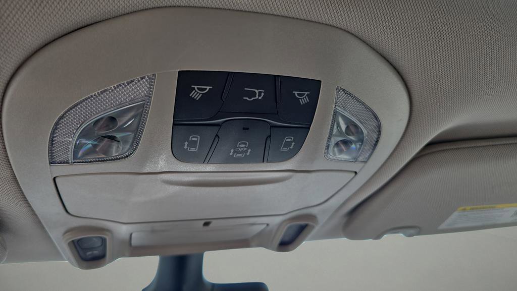 Used 2023 Chrysler Pacifica Limited image 27