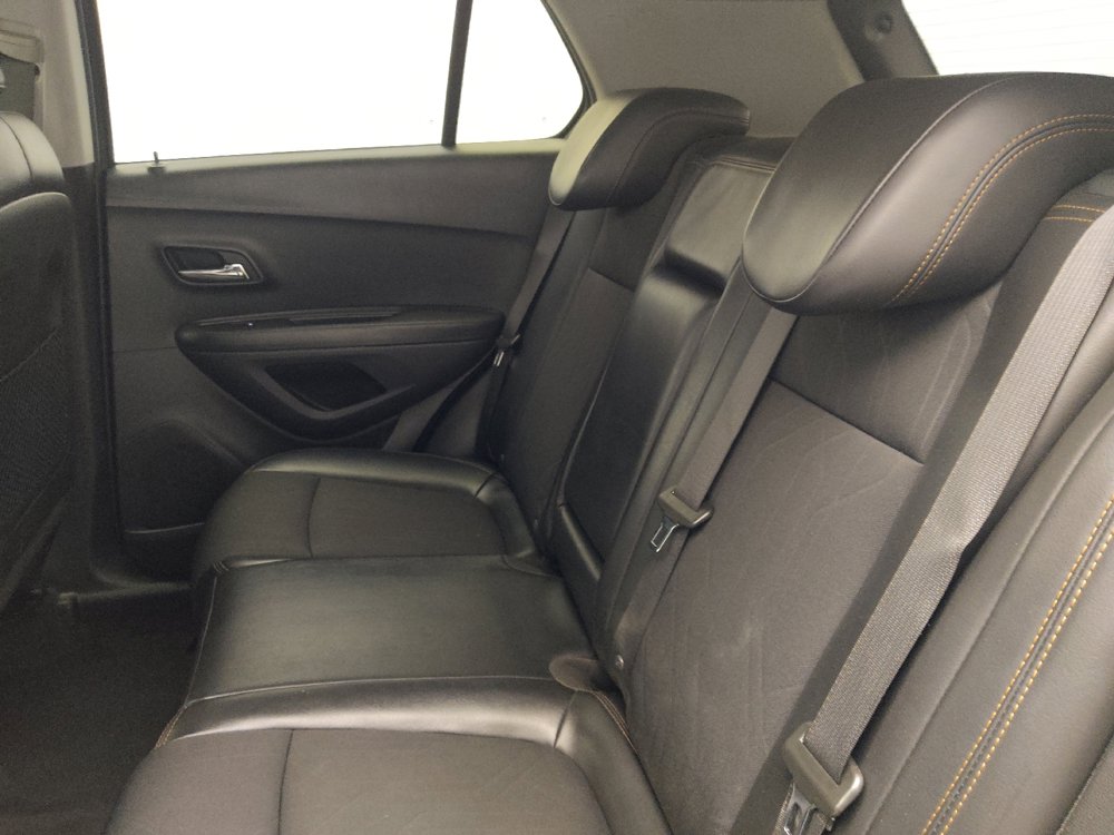 Used 2019 Chevrolet Trax LT w/ LT Convenience Package FWD image 18