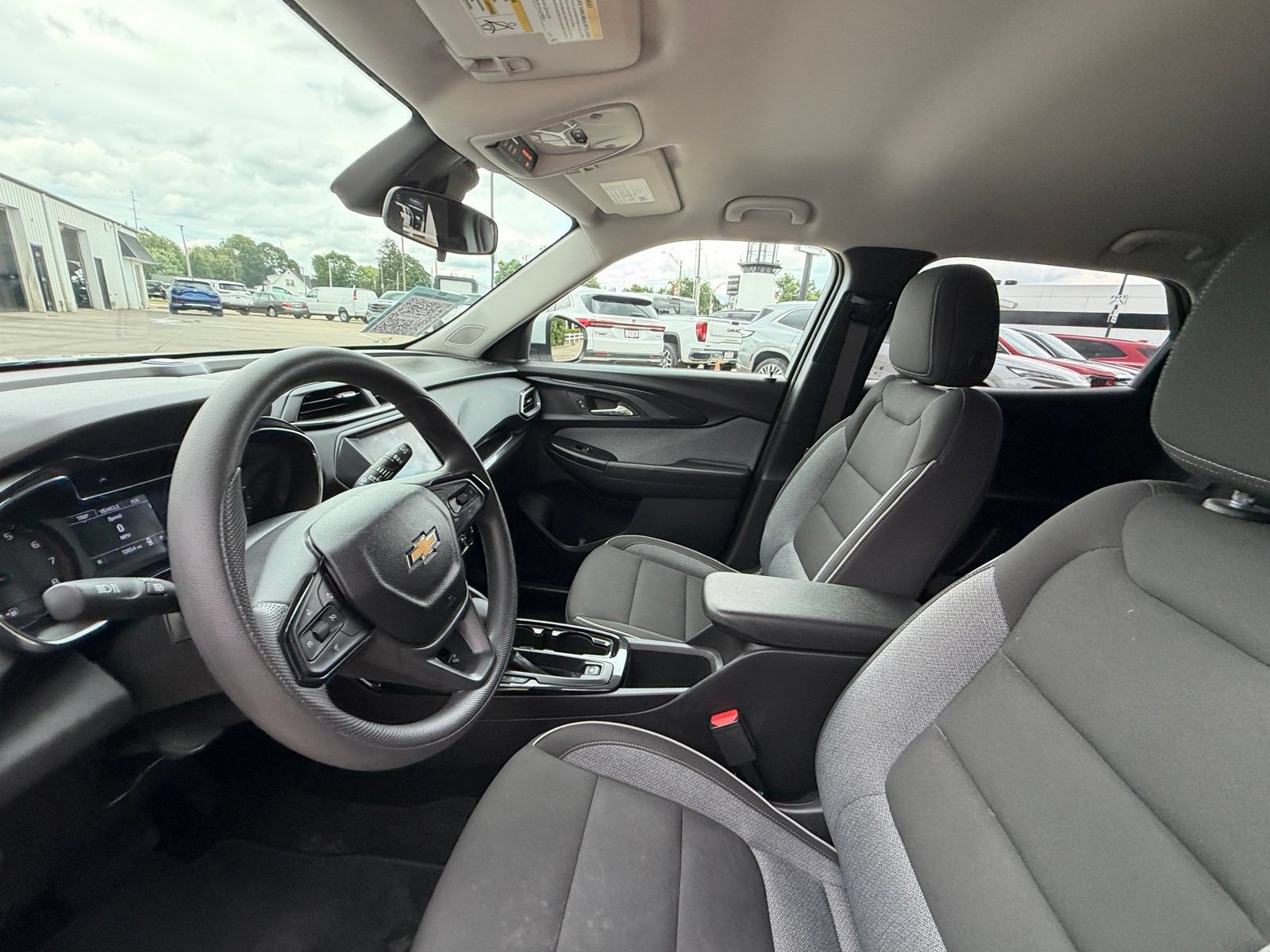 Used 2023 Chevrolet TrailBlazer LT FWD image 4