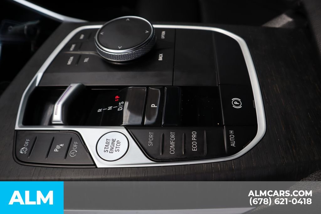 Used 2023 BMW 330i Sedan w/ Premium Package image 32