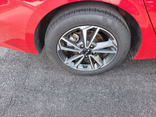 Used 2023 Kia Forte LXS w/ LXS Technology Package FWD image 5