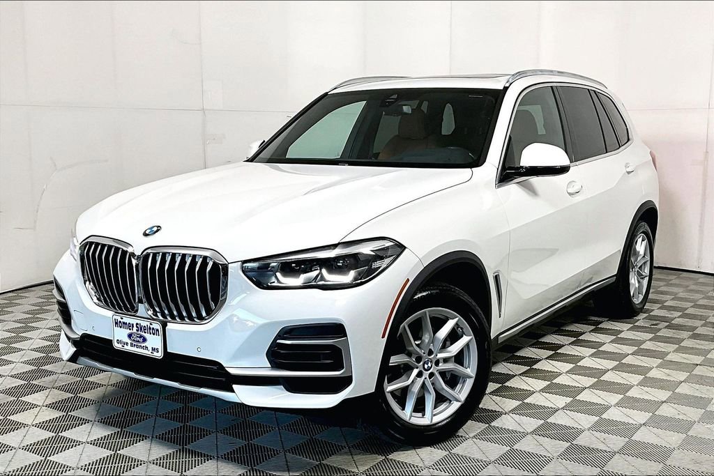 Used 2023 BMW X5 xDrive40i w/ Premium Package image 2