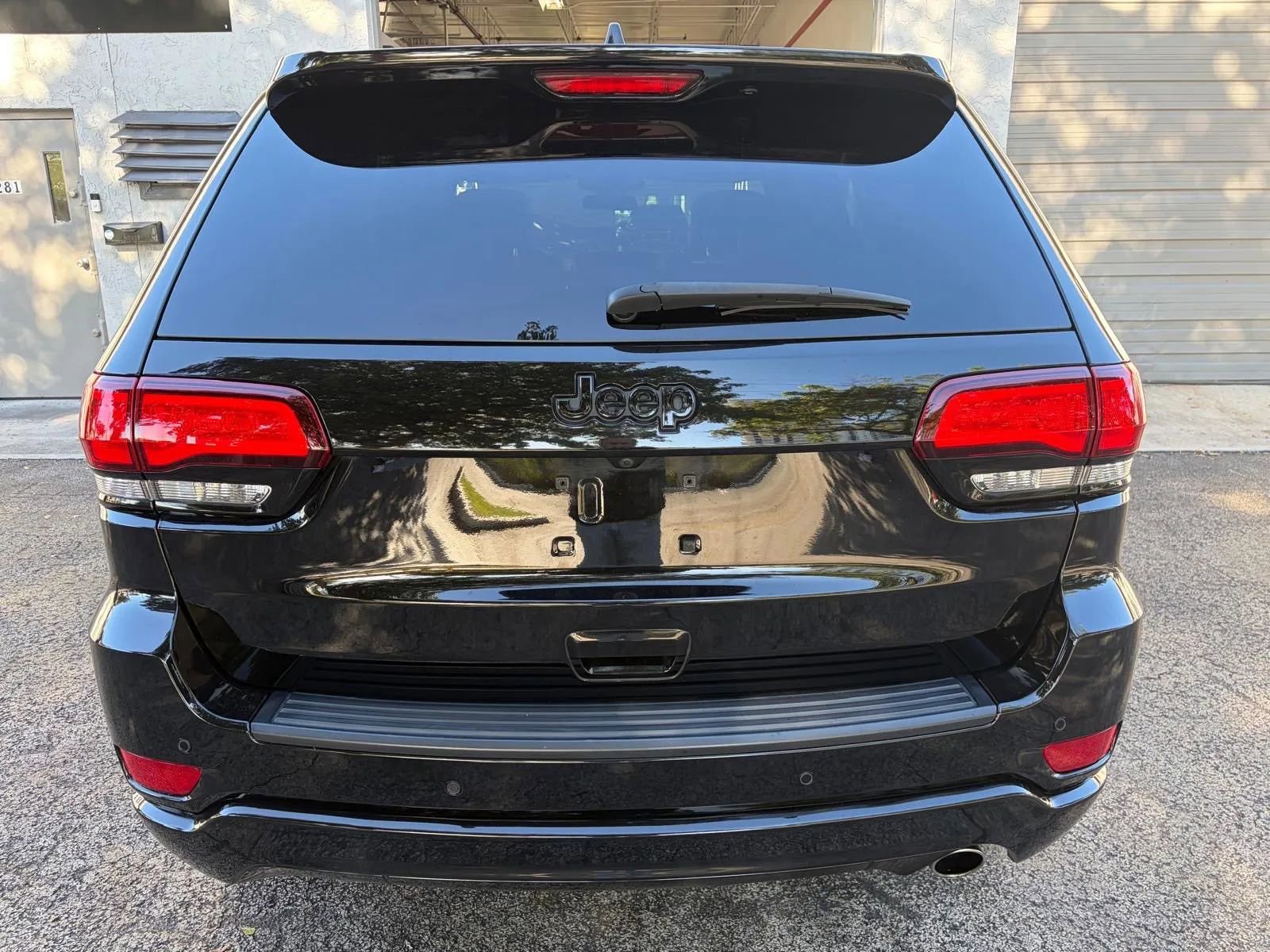 Used 2021 Jeep Grand Cherokee Laredo X image 18