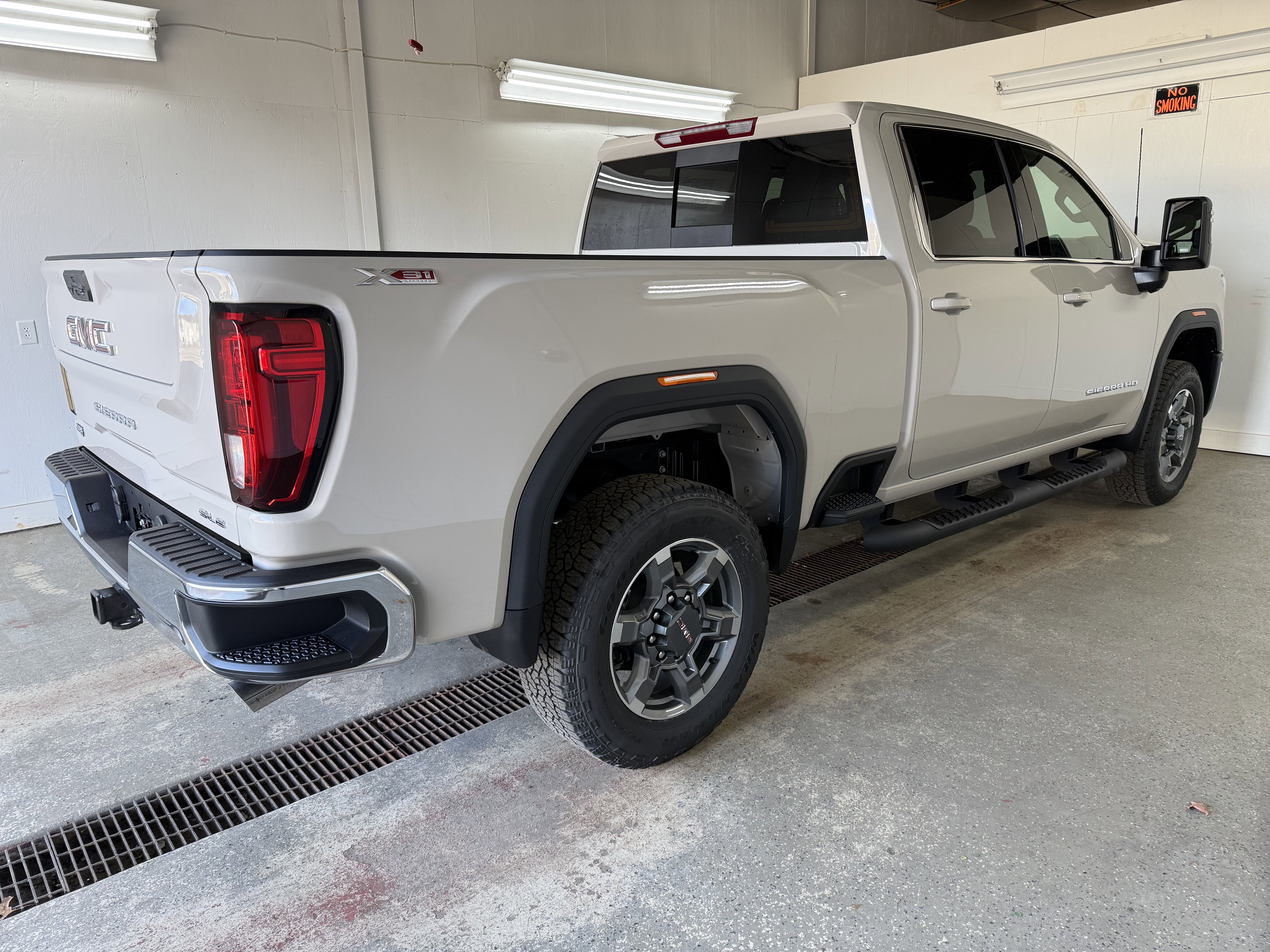 New 2026 GMC Sierra 3500 SLE image 6