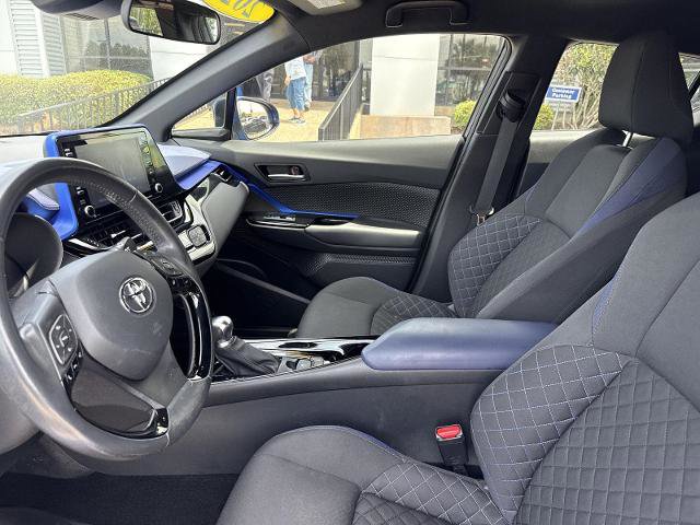 Used 2022 Toyota C-HR XLE FWD image 4