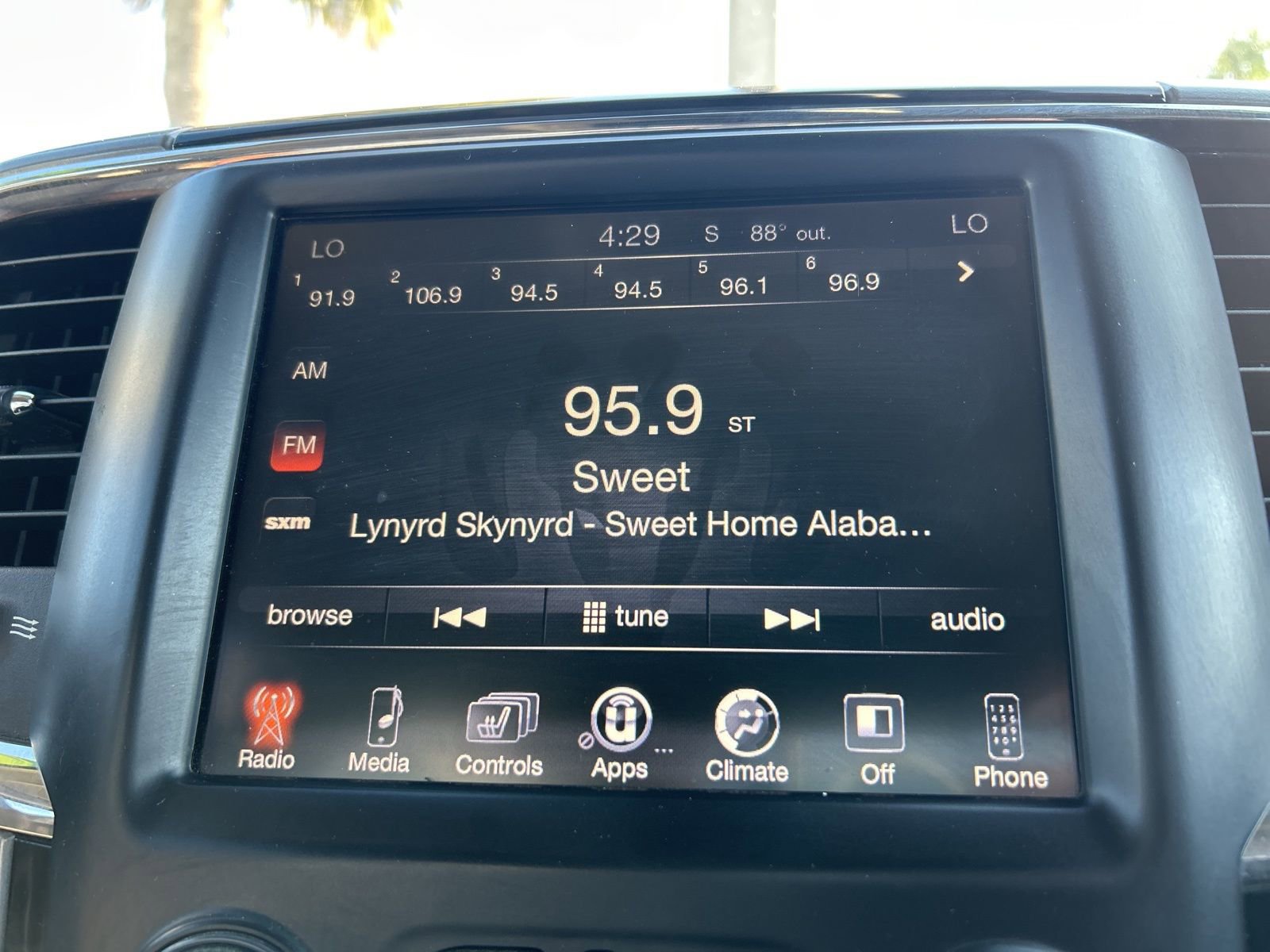 Used 2017 RAM 1500 Sport image 19