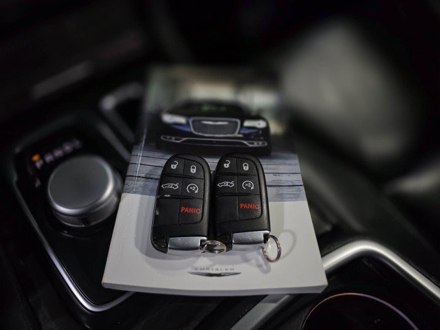 Used 2017 Chrysler 300 Limited w/ Value Package image 40