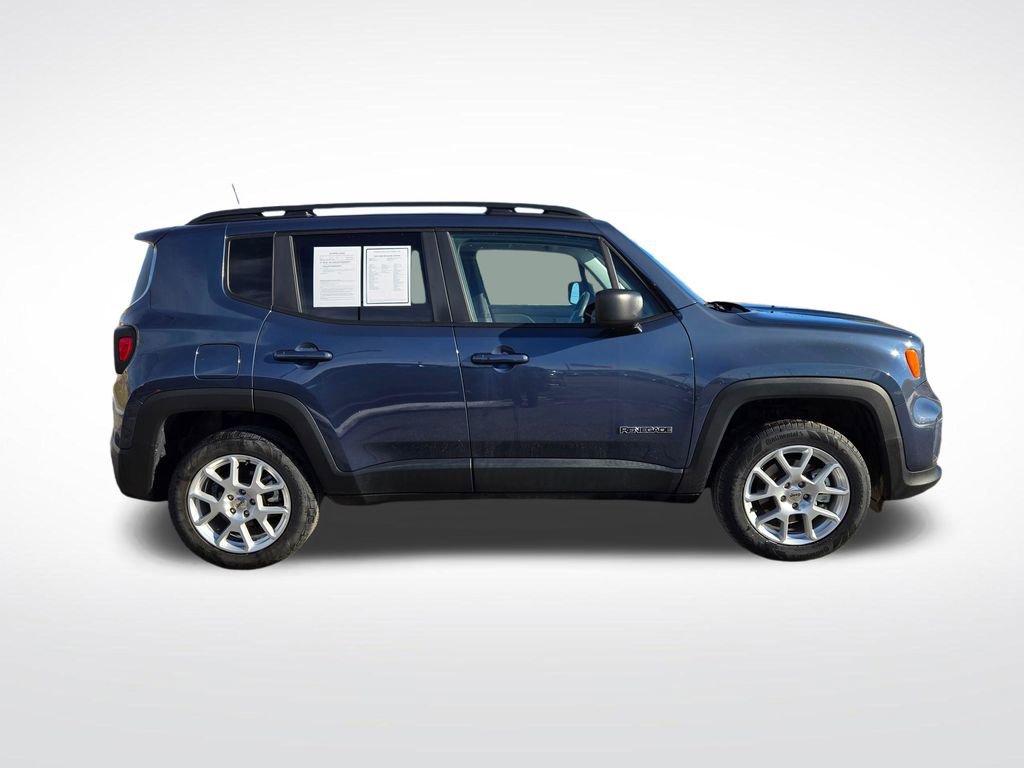 Used 2022 Jeep Renegade Latitude image 2