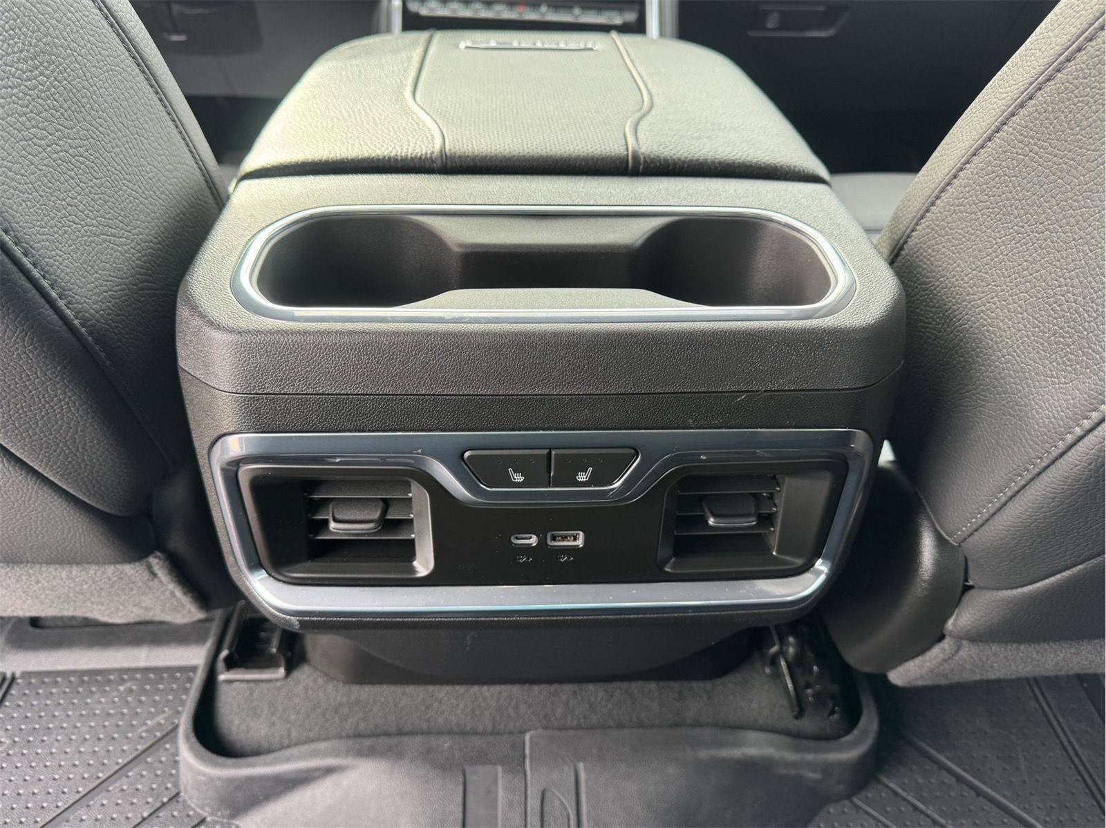 Used 2025 GMC Sierra 2500 Denali image 15