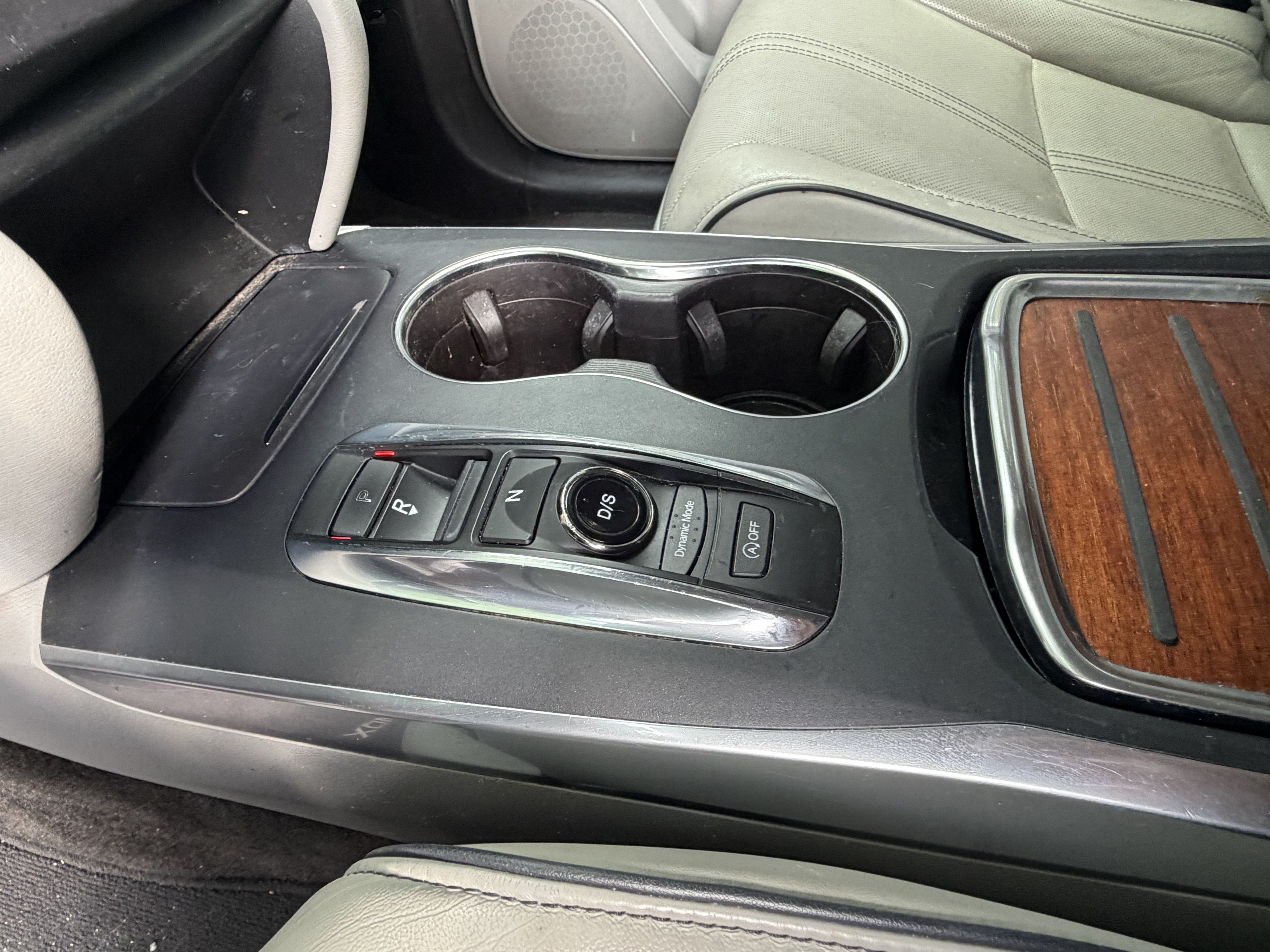 Used 2018 Acura MDX FWD w/ Advance Package image 27