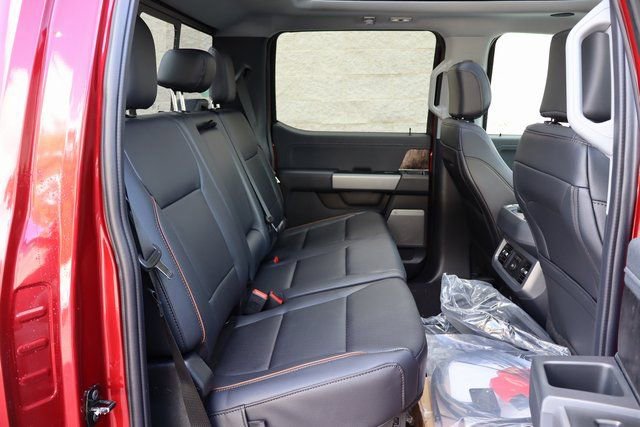 New 2026 Ford F350 Lariat w/ Black Appearance Package image 38