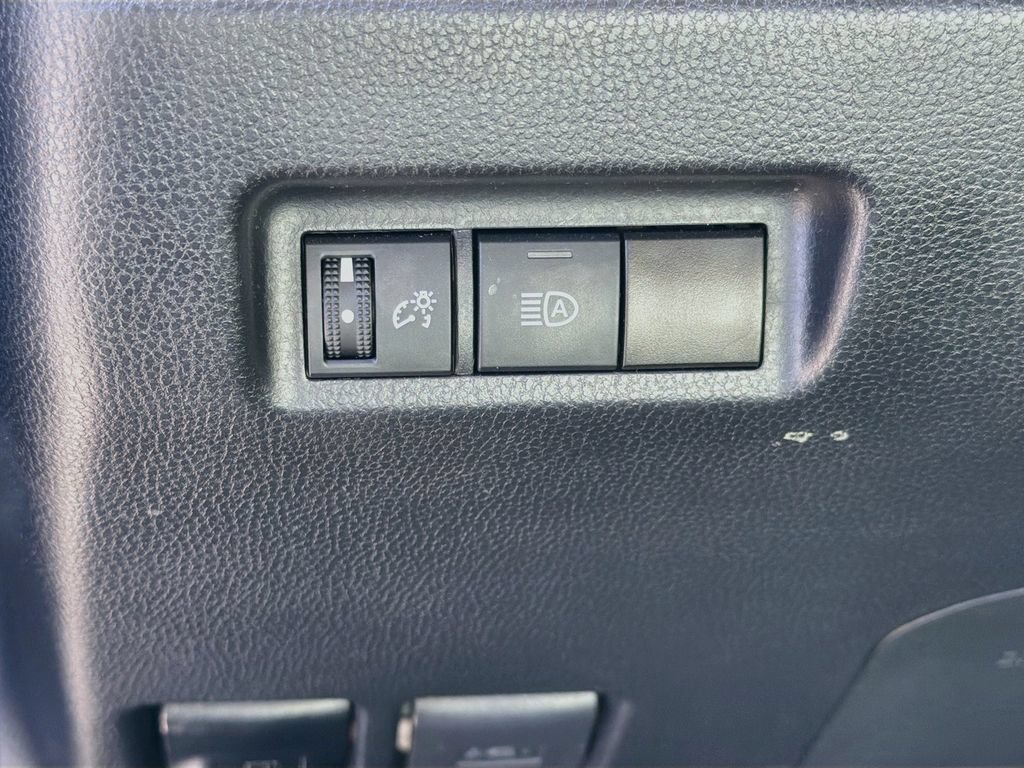 Used 2024 Toyota RAV4 XLE AWD/4WD image 10