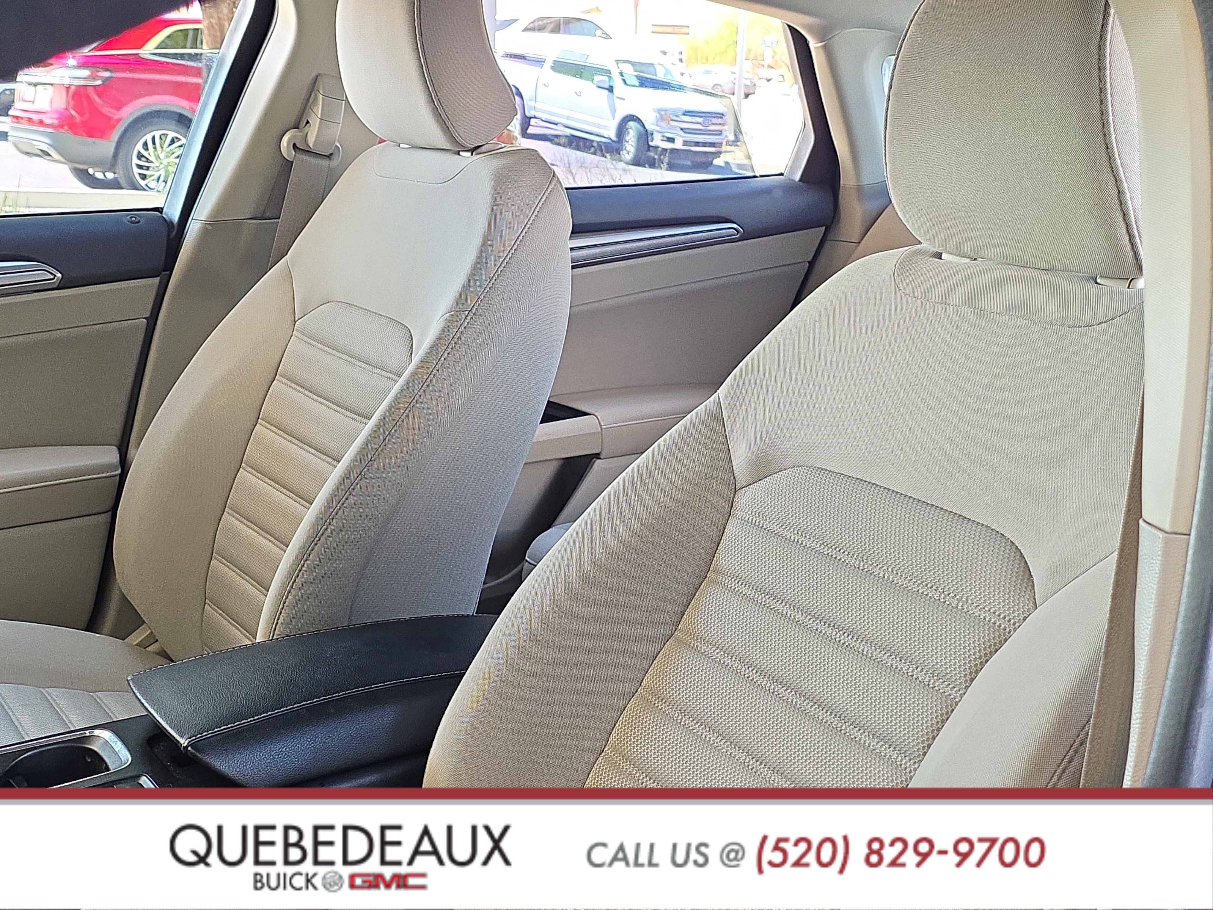 Used 2017 Ford Fusion SE w/ Fusion SE Technology Package FWD image 11