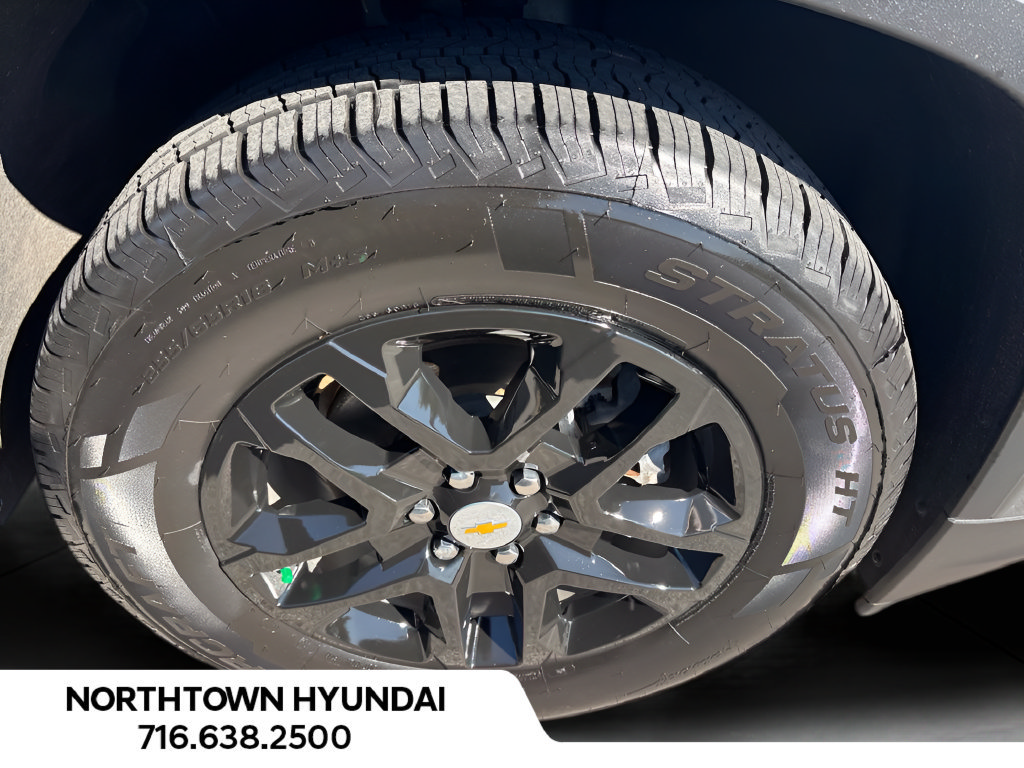 Used 2023 Chevrolet Traverse LS AWD/4WD image 37