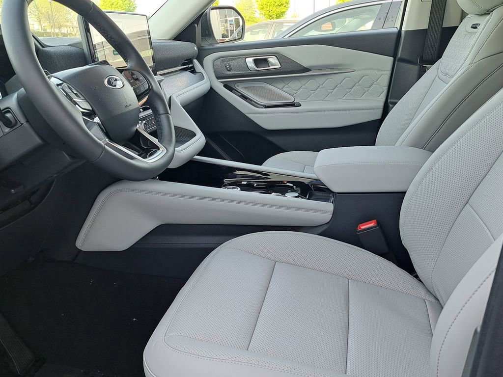 New 2026 Ford Explorer Platinum image 12
