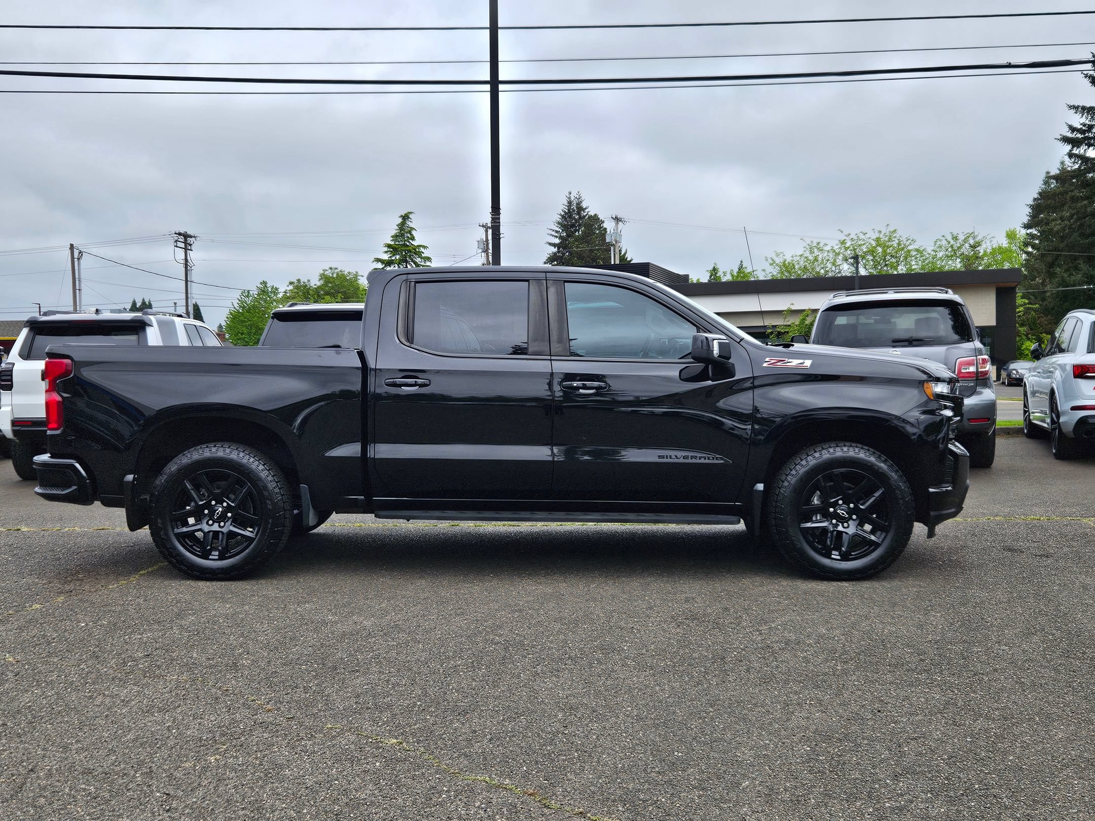 Used 2022 Chevrolet Silverado 1500 RST w/ LPO, Blackout Package AWD/4WD image 6