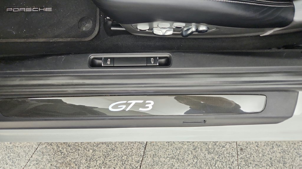 Used 2015 Porsche 911 GT3 RWD image 33