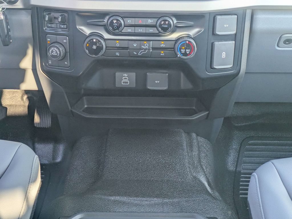 New 2027 Ford F250 XL w/ 360-Degree Camera Package AWD/4WD image 18