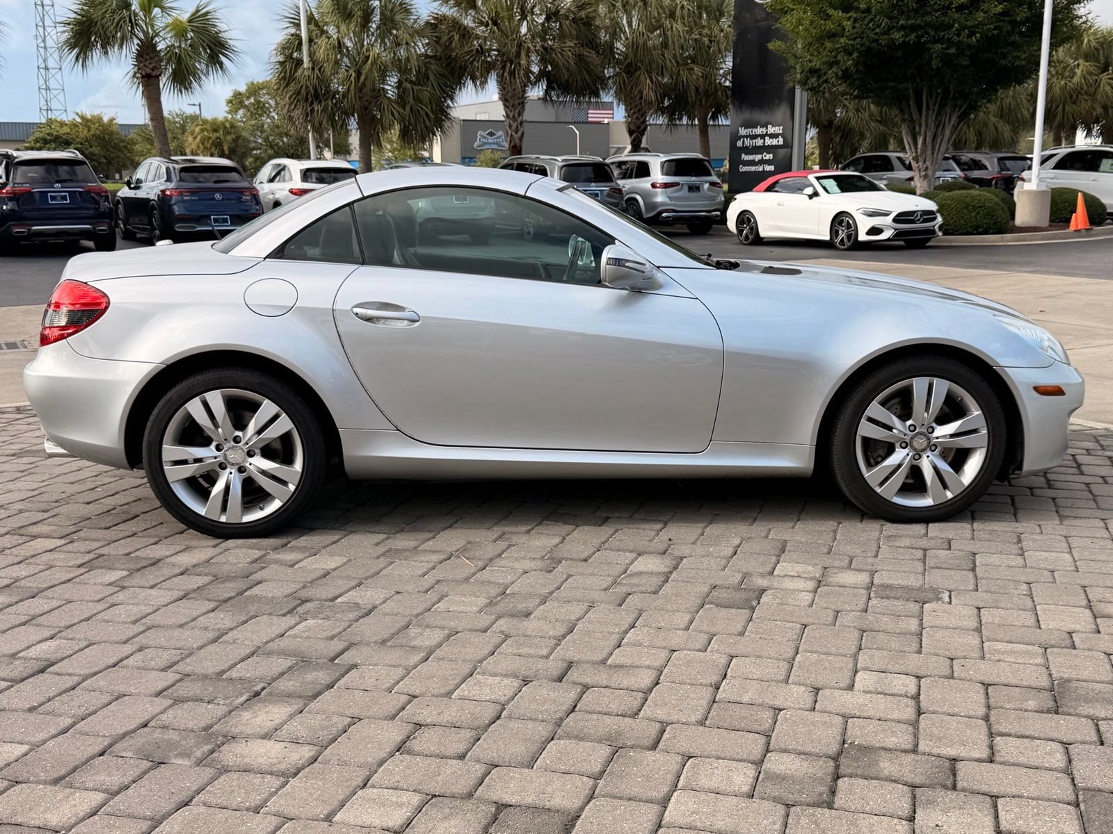 Used 2010 Mercedes-Benz SLK 350 image 5